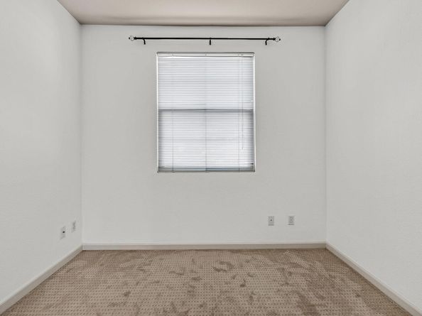 710 City Walk Pl 4, Hayward CA 94541