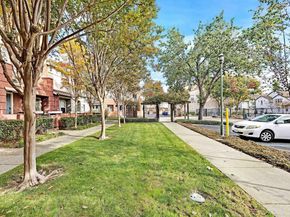 710 City Walk Pl 4, Hayward CA 94541