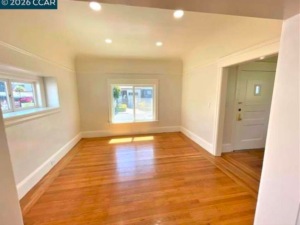 Undisclosed Address #41127666, Oakland CA 94608