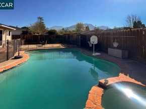 5510 Alaska Dr, Concord CA 94521