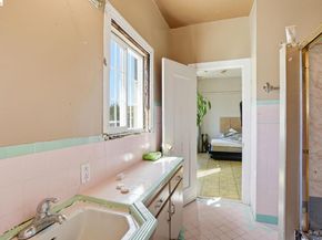 2015 50Th Ave, Oakland CA 94601