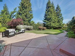 5 Pardi Ln, Clayton CA 94517