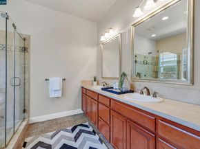 5 Pardi Ln, Clayton CA 94517
