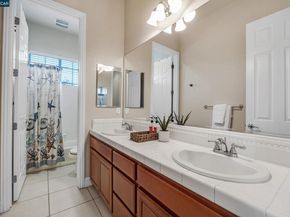 5 Pardi Ln, Clayton CA 94517