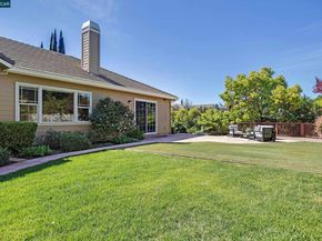 5 Pardi Ln, Clayton CA 94517