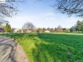 176 Bedford, Hercules CA 94547