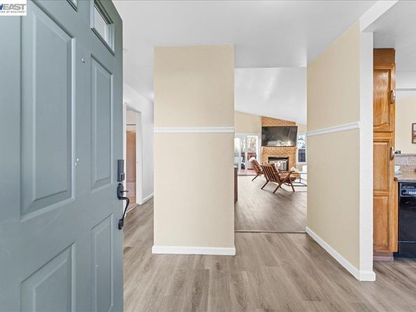 176 Bedford, Hercules CA 94547