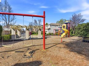 1085 La Brea Ter, Union City CA 94587