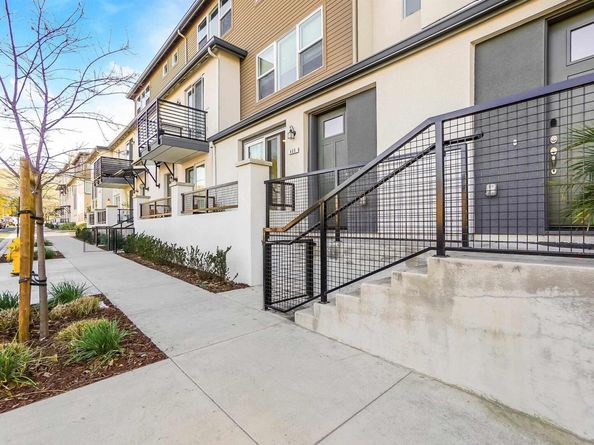 405 Industrial Parkway, Hayward CA 94544