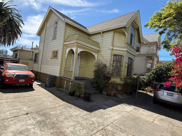 663 25TH Street, Oakland CA 94612