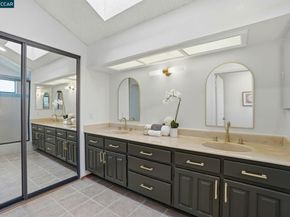 319 Oak Glen Ct, Martinez CA 94553