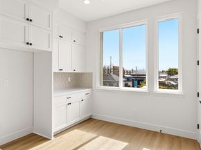 1925 Grand Street, Alameda CA 94501