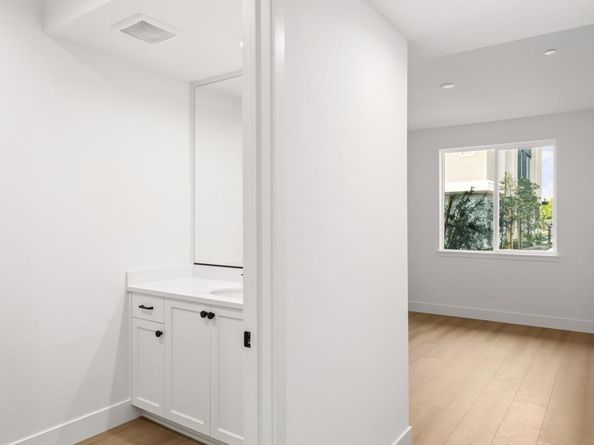 1925 Grand Street, Alameda CA 94501