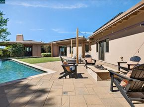 1 Gardiner Ct, Orinda CA 94563