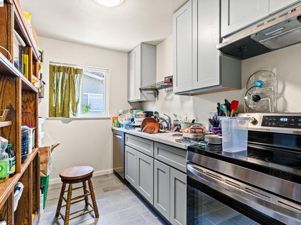 1251 Bellina St, Hayward CA 94541