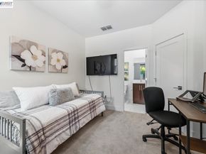112 Apricot St, Livermore CA 94551
