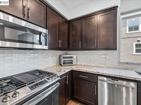 112 Apricot St, Livermore CA 94551