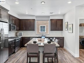 112 Apricot St, Livermore CA 94551