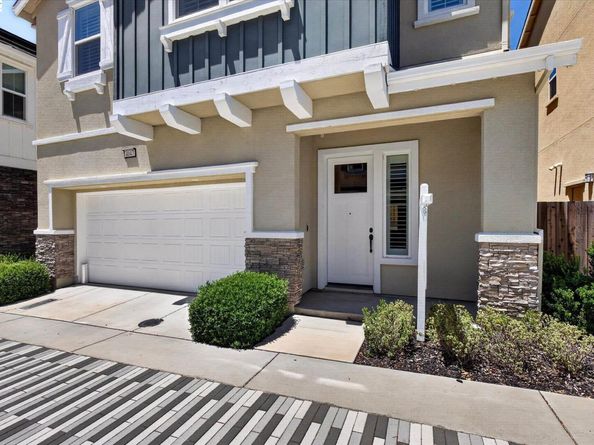 4047 St Helena Way, Dublin CA 94568