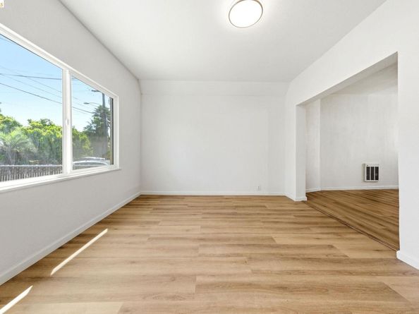 2217 E 24Th St, Oakland CA 94606