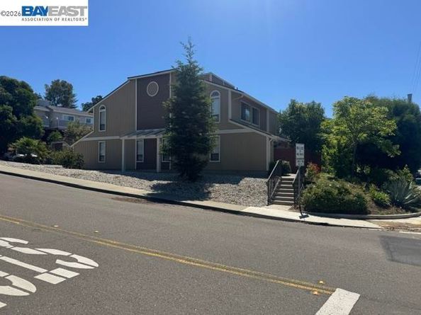 104 Mission Dr, Pleasanton CA 94566