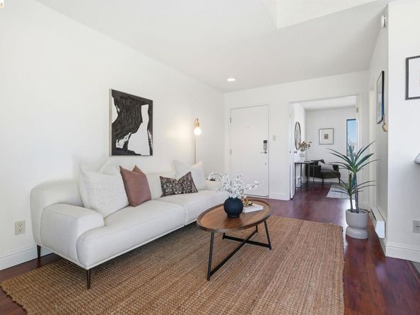 3 Embarcadero 338, Oakland CA 94607