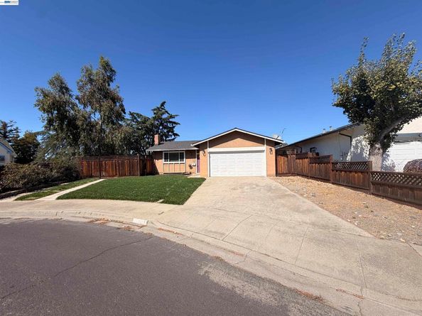 312 Robert Way, Livermore CA 94550