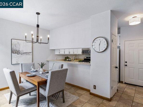 208 Commodore Dr, Richmond CA 94804