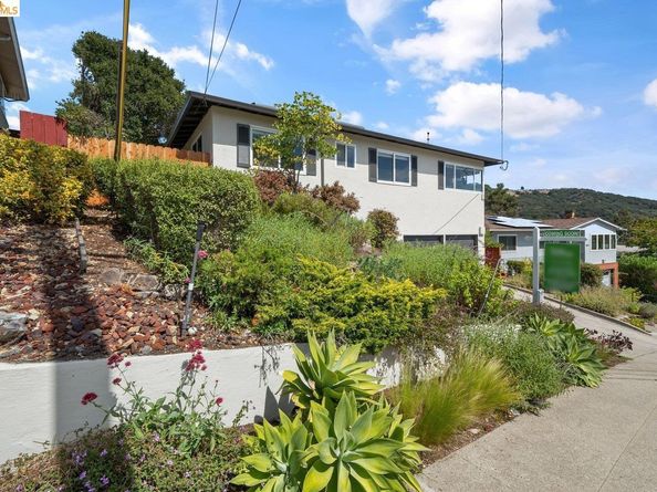 4836 Reinhardt Dr, Oakland CA 94619
