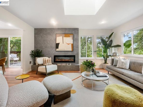 6625 Thornhill Dr, Oakland CA 94611