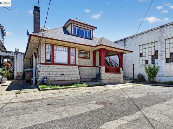950 Loomis Ct, Oakland CA 94606