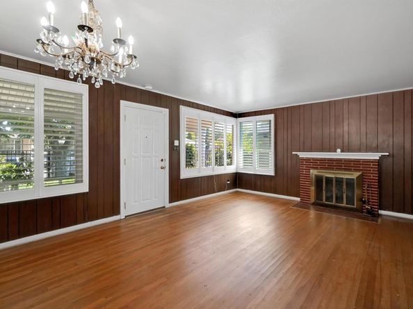 559 Almanza Dr, Oakland CA 94603