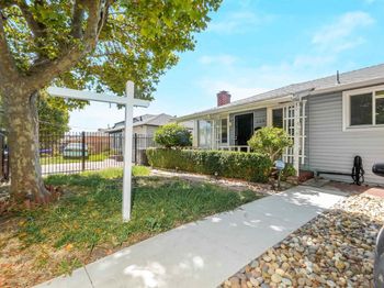 559 Almanza Dr