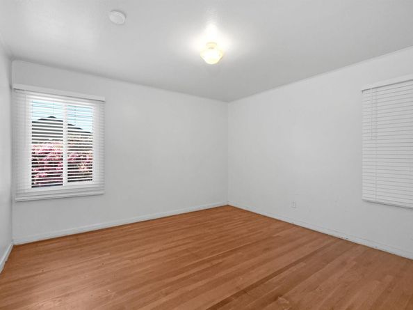 559 Almanza Dr, Oakland CA 94603