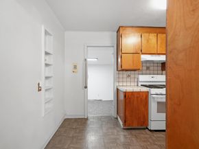 559 Almanza Dr, Oakland CA 94603