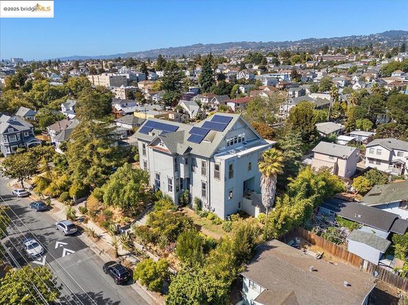 1218 E 21St St, Oakland CA 94606