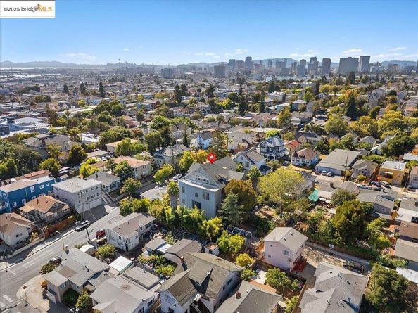 1218 E 21St St, Oakland CA 94606