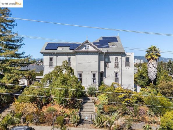 1218 E 21St St, Oakland CA 94606