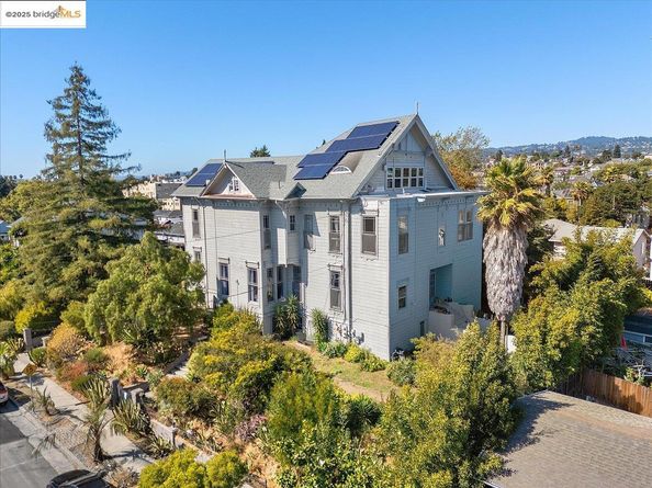 1218 E 21St St, Oakland CA 94606
