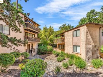 301 Country View Ln