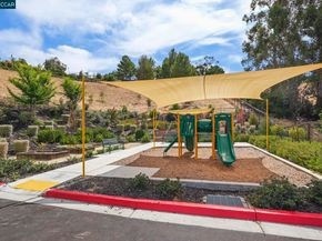 144 Laurel Knoll Dr, Martinez CA 94553
