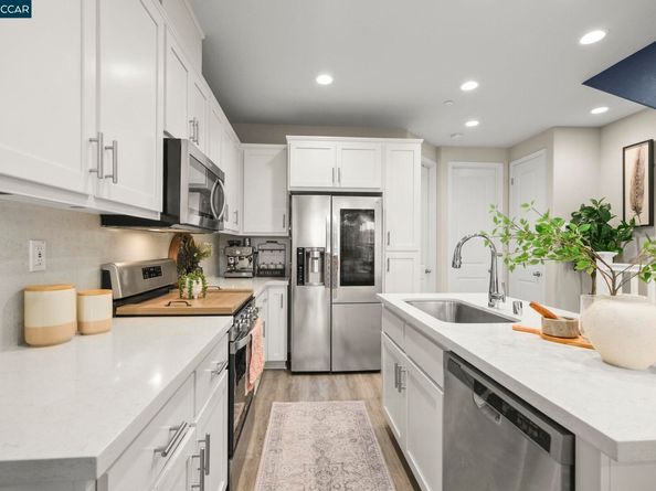 144 Laurel Knoll Dr, Martinez CA 94553