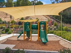 144 Laurel Knoll Dr, Martinez CA 94553