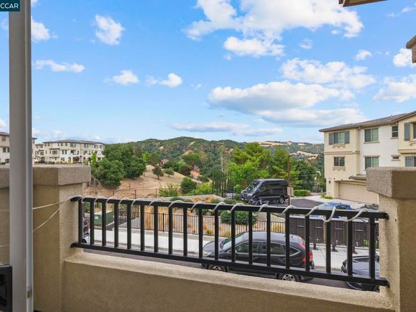 144 Laurel Knoll Dr, Martinez CA 94553