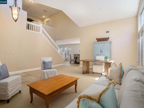 321 Liveoak Ct, Martinez CA 94553