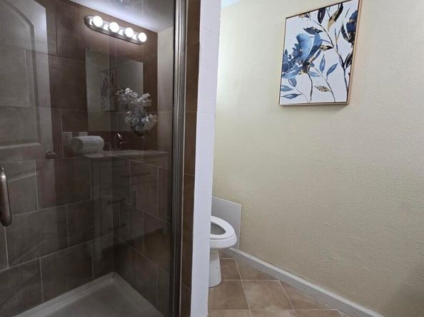 27493 Orlando, Hayward CA 94545