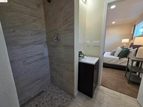 27493 Orlando, Hayward CA 94545