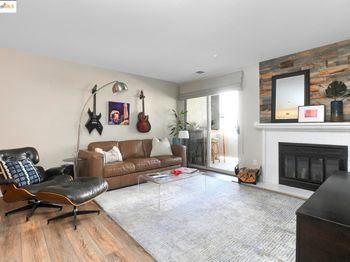 3183 Wayside PLZ