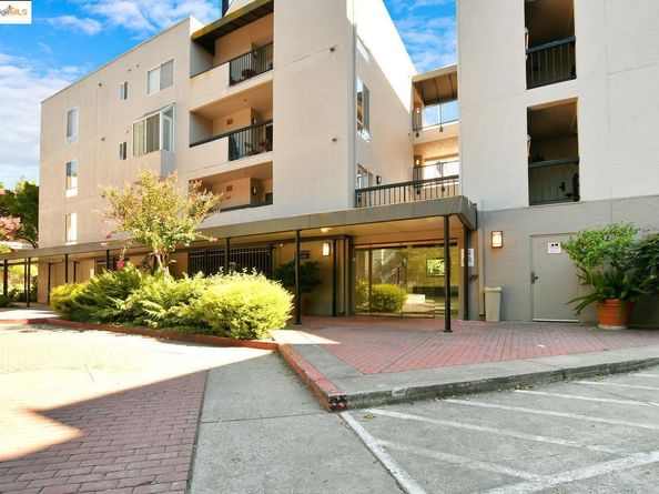3183 Wayside PLZ APT 103, Walnut Creek CA 94597