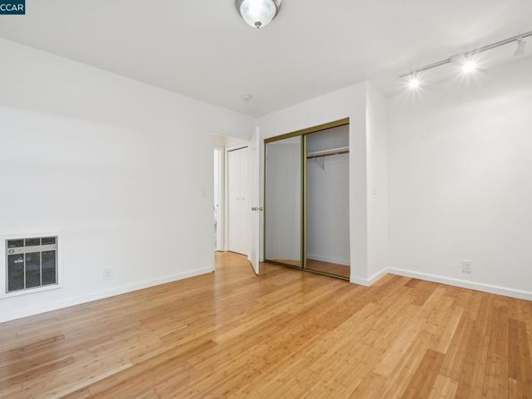 150 Pearl St 122, Oakland CA 94611